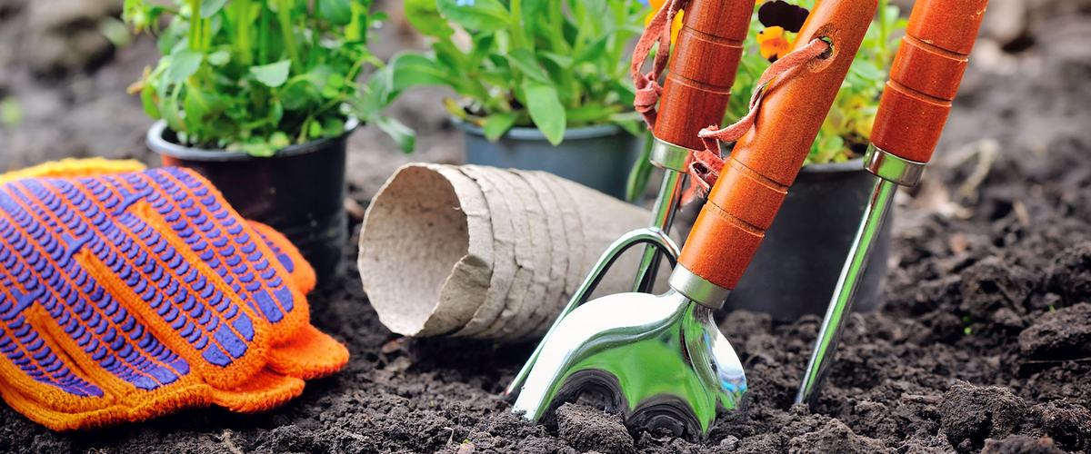 7 Essential Gardening Hand Tools You Need - Haus & Garten